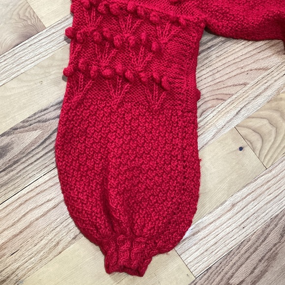 Splendid Red Irish HandKnit, Size OS, label missing, 100% Pure New Irish Wool. - Picture 3 of 5